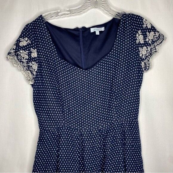 Francesca's Jun & Ivy Blue White Embroidered Floral Eyelet Fit & Flare Dress M - Picture 3 of 10